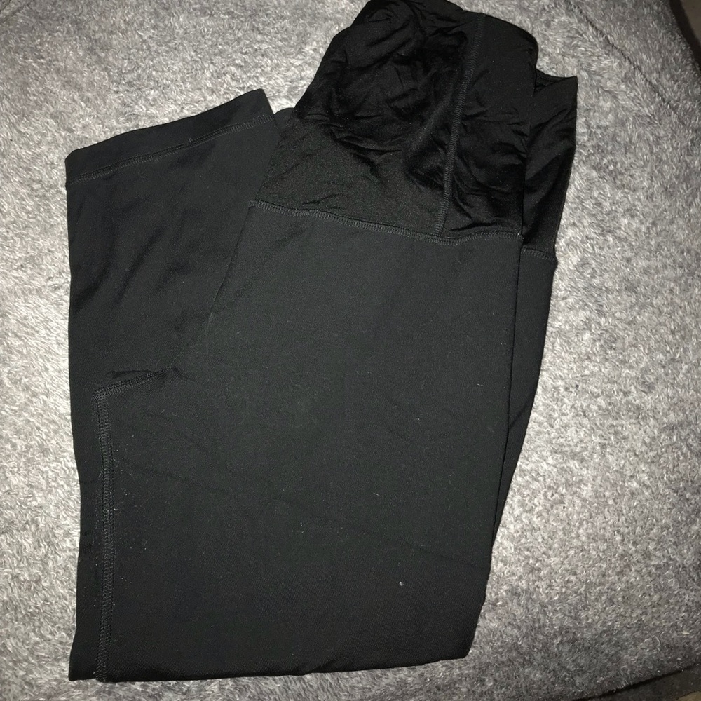 Maternity capris good condition